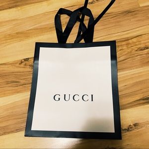 Gucci shopping bag